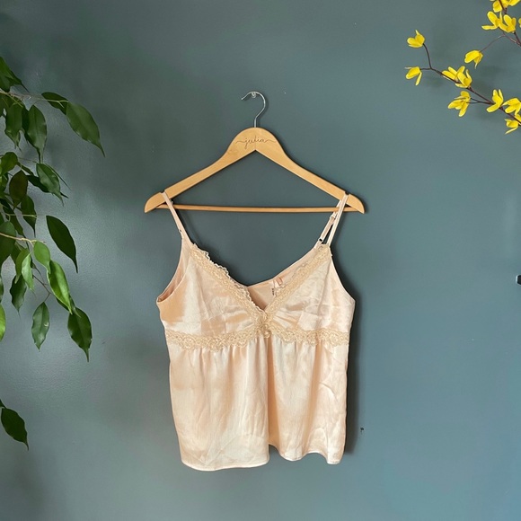 Nasty Gal Trim the Lights Satin Cami Top - Picture 6 of 6